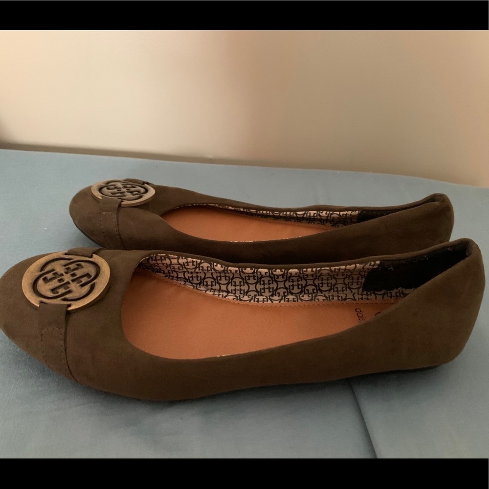 Flats - Picture 2 of 2
